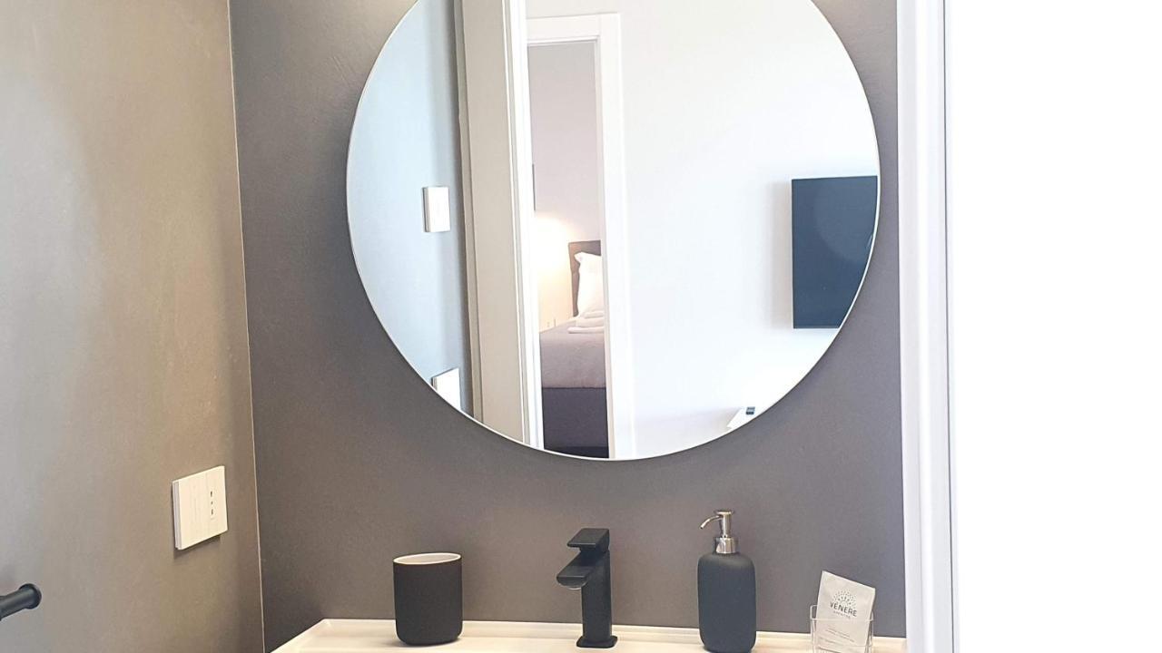 Seven Seas Luxury Apartments - Bari San Girolamo Buitenkant foto