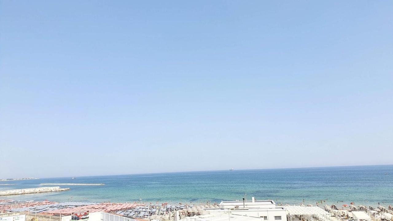 Seven Seas Luxury Apartments - Bari San Girolamo Buitenkant foto