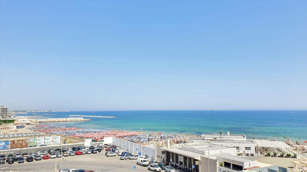 Seven Seas Luxury Apartments - Bari San Girolamo Buitenkant foto