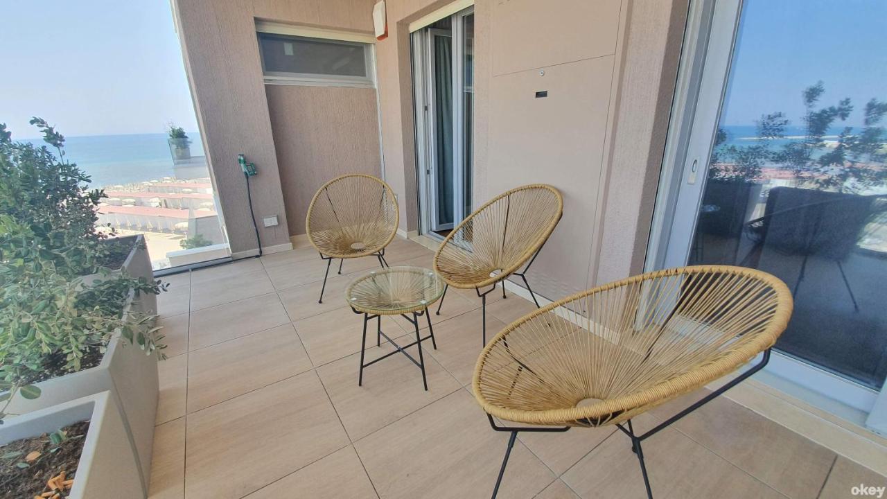 Seven Seas Luxury Apartments - Bari San Girolamo Buitenkant foto